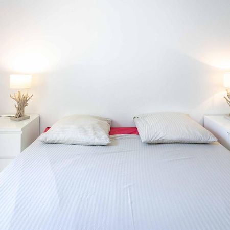 Paris City - Spacious 3 Rooms Flat For Families - 3 Minutes From Metro Station Bagian luar foto